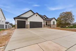 703 E 2750 N, North Ogden, UT 84414 - Photo 3