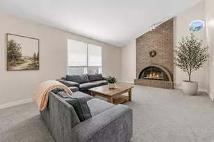 6883 S 2510 E, Cottonwood Heights, UT 84121 - Photo 3