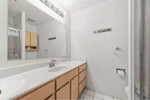 6883 S 2510 E, Cottonwood Heights, UT 84121 - Photo 15