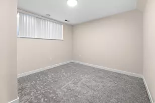 6883 S 2510 E, Cottonwood Heights, UT 84121 - Photo 37