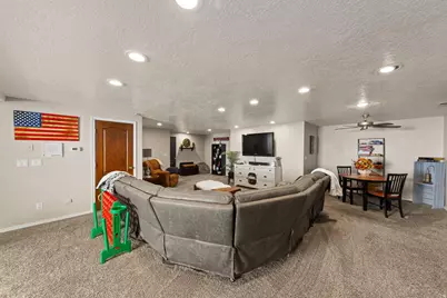 1021 E Elm St, Saint George, UT 84790 - Photo 9
