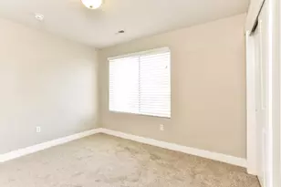 3562 S Bridgeview Ln W, Syracuse, UT 84075 - Photo 17