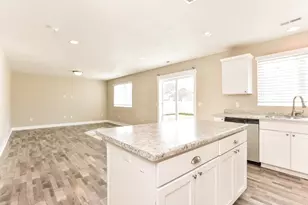 3562 S Bridgeview Ln W, Syracuse, UT 84075 - Photo 7