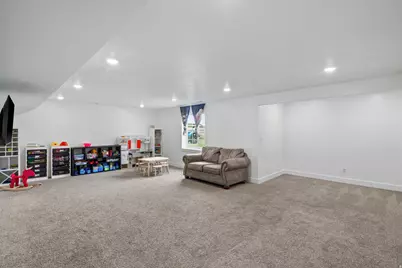 2574 W 1900 N, Farr West, UT 84404 - Photo 33