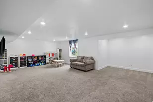 2574 W 1900 N, Farr West, UT 84404 - Photo 33