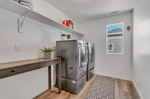 1046 E Blazing Sun Dr, Eagle Mountain, UT 84005 - Photo 15