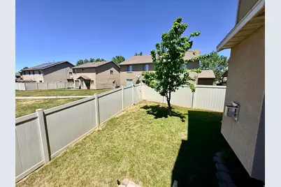 1819 N Clark Dr W, Layton, UT 84041 - Photo 45