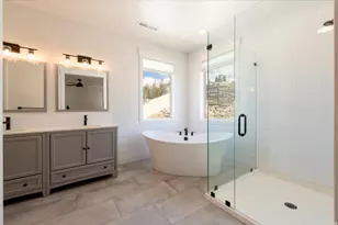 4061 E Barton Creek Dr, Eagle Mountain, UT 84005 - Photo 17