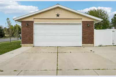 9571 S David St E, Sandy, UT 84070 - Photo 31
