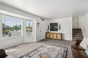9571 S David St E, Sandy, UT 84070 - Photo 7
