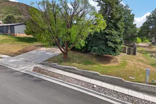 2972 E Orson F Dr N, Layton, UT 84040 - Photo 35
