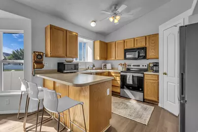 3690 Olivenhain Ct, Magna, UT 84044 - Photo 9
