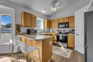 3690 Olivenhain Ct, Magna, UT 84044 - Photo 9