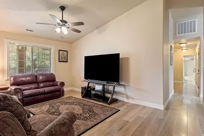 970 S 660 E, Saint George, UT 84790 - Photo 9