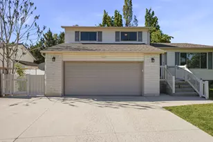3162 E Candytuft St S, Cottonwood Heights, UT 84121 - Photo 3