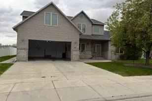 800 Escalante Dr, Vernal, UT 84078 - Photo 3