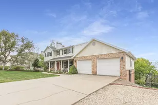 3864 S Monarch Dr E, Bountiful, UT 84010 - Photo 7