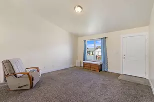 2428 E Jim Bridger Dr, Eagle Mountain, UT 84005 - Photo 3