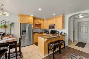 266 E Twin Bridges Ln S, Midvale, UT 84047 - Photo 5