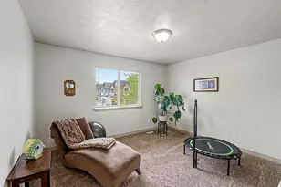 266 E Twin Bridges Ln S, Midvale, UT 84047 - Photo 11