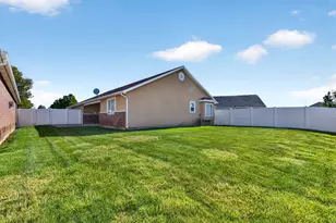 2465 N Dorchester Ave, Harrisville, UT 84414 - Photo 29