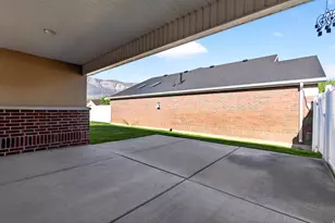 2465 N Dorchester Ave, Harrisville, UT 84414 - Photo 25