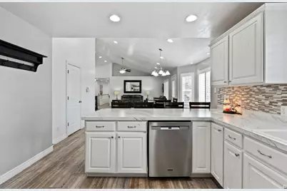 1096 S 350 E, Payson, UT 84651 - Photo 17