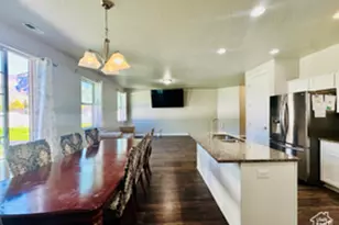 954 N Wahlen Way, Harrisville, UT 84404 - Photo 17