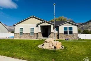 954 N Wahlen Way, Harrisville, UT 84404 - Photo 3