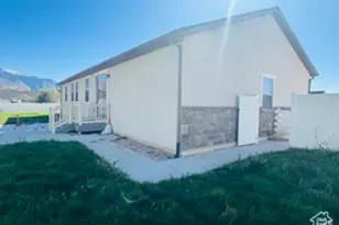 954 N Wahlen Way, Harrisville, UT 84404 - Photo 41