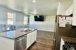 954 N Wahlen Way, Harrisville, UT 84404 - Photo 13