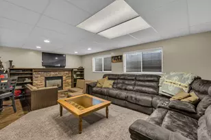 10705 S 300 E, Sandy, UT 84070 - Photo 29