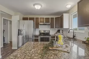 837 E Carnation Dr, Sandy, UT 84094 - Photo 13
