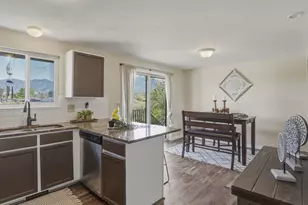 837 E Carnation Dr, Sandy, UT 84094 - Photo 15