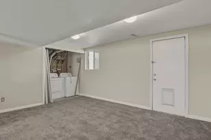 837 E Carnation Dr, Sandy, UT 84094 - Photo 25