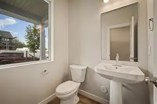 1077 W Linden Ln S, Woods Cross, UT 84087 - Photo 11