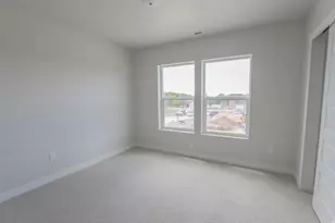 1077 W Linden Ln S, Woods Cross, UT 84087 - Photo 9