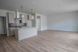 1077 W Linden Ln S, Woods Cross, UT 84087 - Photo 3