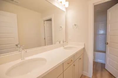 1077 W Linden Ln S #29, Woods Cross, UT 84087 - Photo 13