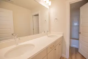 1077 W Linden Ln S, Woods Cross, UT 84087 - Photo 13
