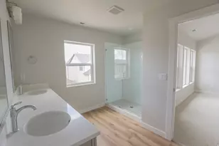 1077 W Linden Ln S, Woods Cross, UT 84087 - Photo 5