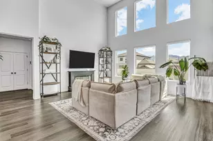 2119 S Mountain View Blvd E, Woods Cross, UT 84087 - Photo 9