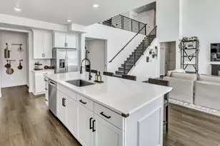 2119 S Mountain View Blvd E, Woods Cross, UT 84087 - Photo 13
