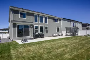 2119 S Mountain View Blvd E, Woods Cross, UT 84087 - Photo 31