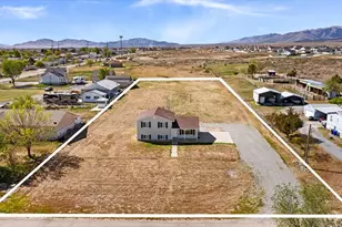 431 W Cherry St, Grantsville, UT 84029 - Photo 3