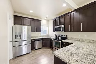 1823 W 2300 S, Woods Cross, UT 84087 - Photo 9