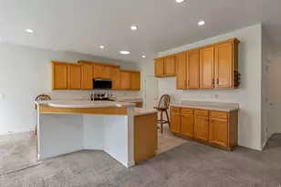 1089 W Tithing Hill Pl Pl S, Riverton, UT 84065 - Photo 3