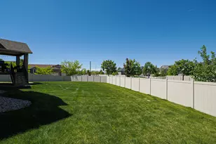 879 W Saddlebrook Dr, Kaysville, UT 84037 - Photo 7