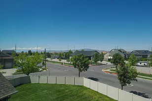 879 W Saddlebrook Dr, Kaysville, UT 84037 - Photo 11