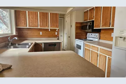 297 S 200 E, Annabella, UT 84711 - Photo 7